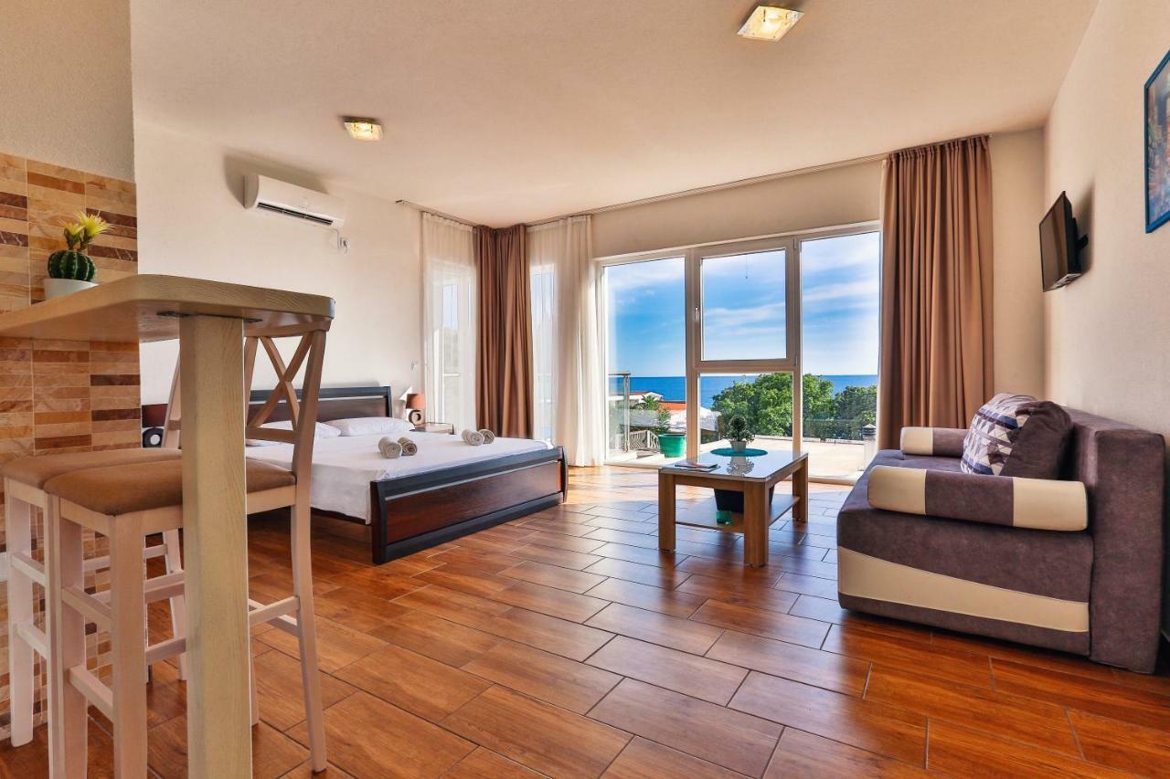 Luna Apartmani Sutomore Ngoại thất bức ảnh