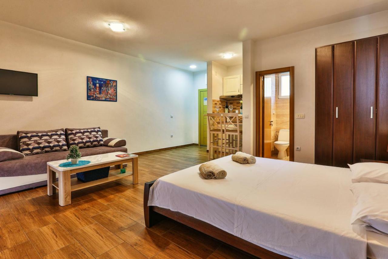 Luna Apartmani Sutomore Ngoại thất bức ảnh