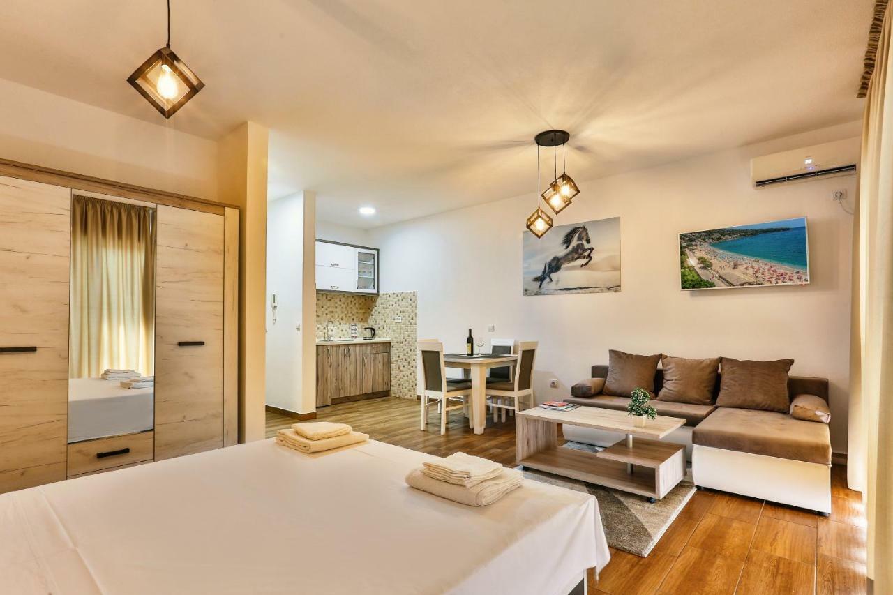 Luna Apartmani Sutomore Ngoại thất bức ảnh