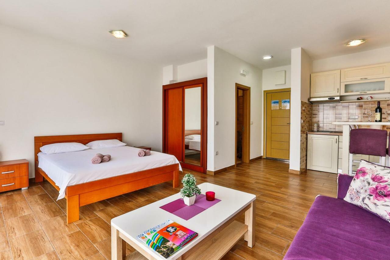 Luna Apartmani Sutomore Ngoại thất bức ảnh