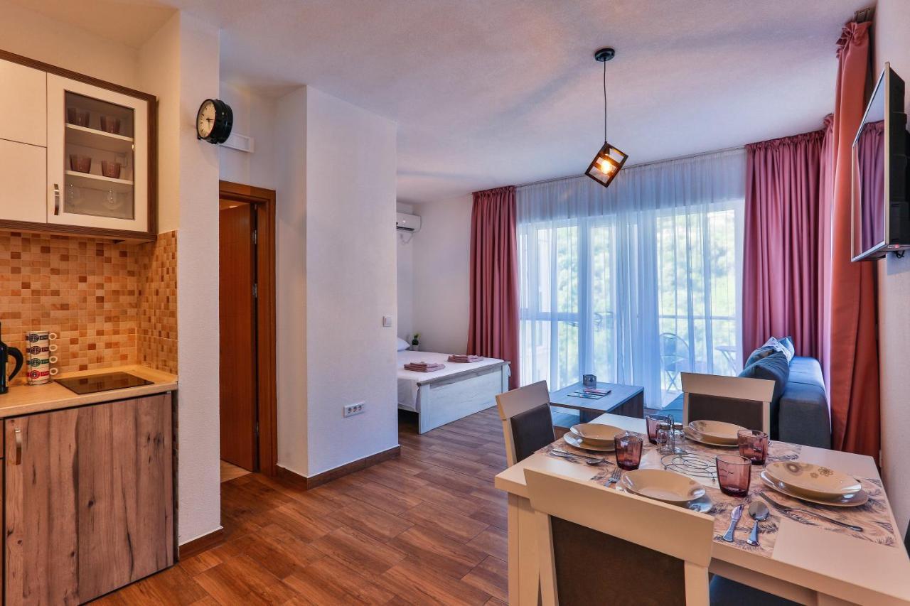 Luna Apartmani Sutomore Ngoại thất bức ảnh