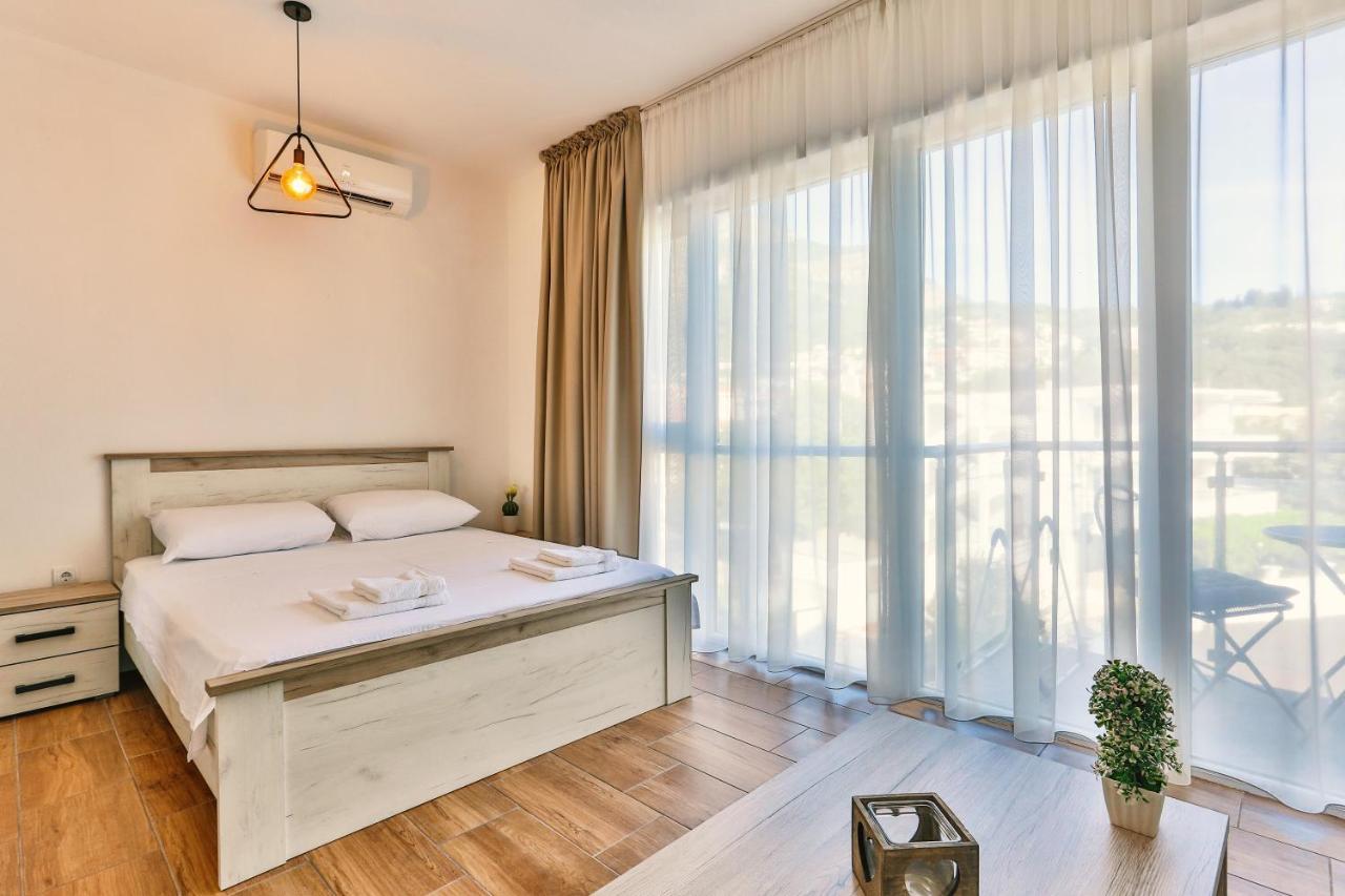 Luna Apartmani Sutomore Ngoại thất bức ảnh