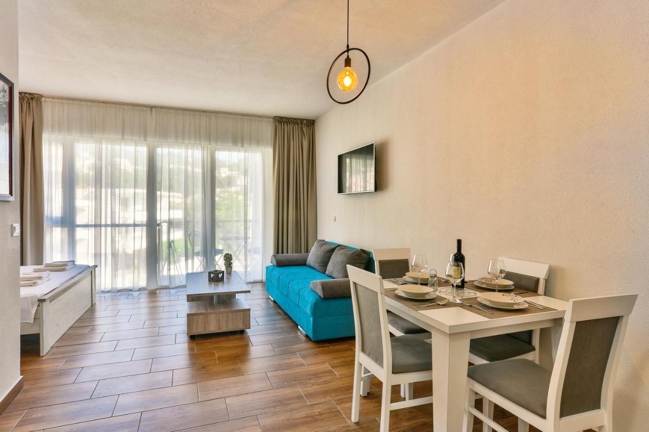 Luna Apartmani Sutomore Ngoại thất bức ảnh