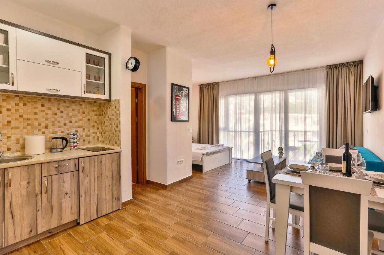 Luna Apartmani Sutomore Ngoại thất bức ảnh